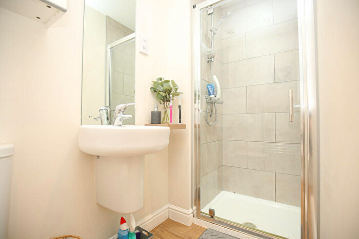 3 Bedroom End Of Terrace House For Sale In Bowler Close, Atherstone, CV9