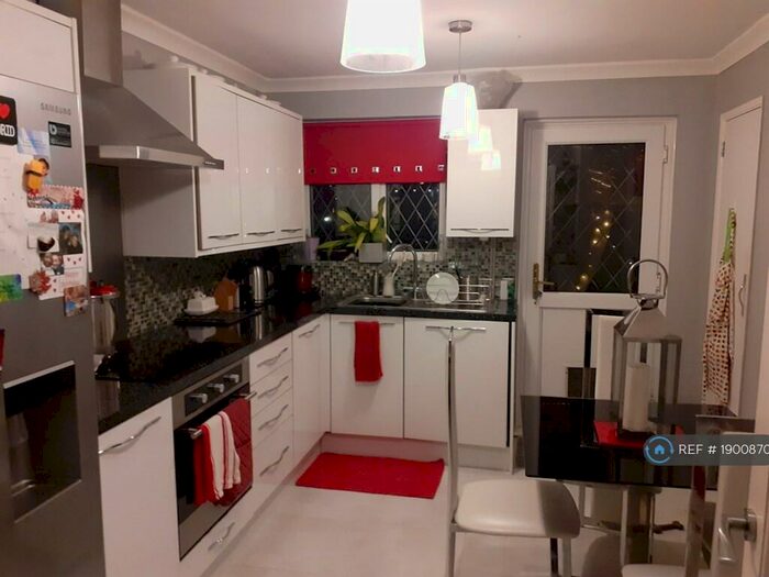 2 Bedroom Semi-Detached House To Rent In Rochester, Rochester, ME1