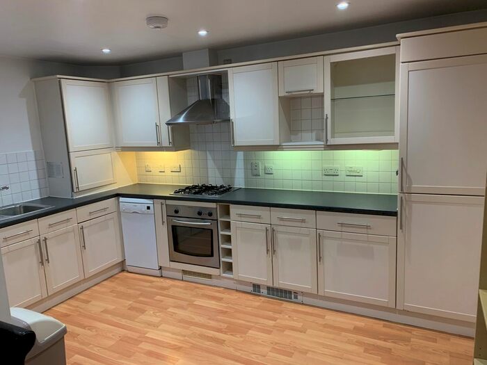 3 Bedroom Flat To Rent In Lethaby House, Rubens Place, London, SW4