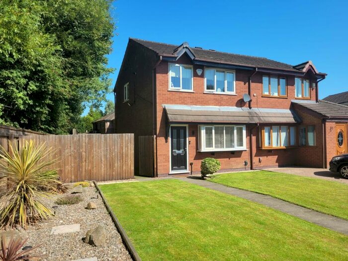 3 Bedroom House To Rent In Sharnford Close, Bolton, BL2