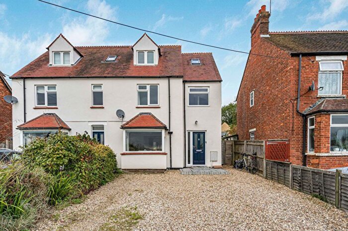 3 Bedroom Semi-Detached House For Sale In Cuddesdon Road, Horspath, OX33