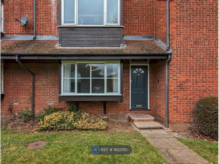 Studio To Rent In Mahon Close, Enfield, EN1