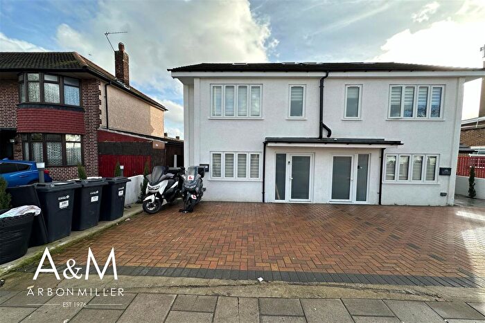 4 Bedroom Semi Detached House For Sale In New North Road, Hainault, IG6
