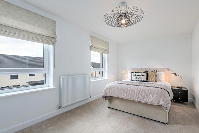 3 Bedroom End Of Terrace House For Sale In Morris Drive, Holytown, Motherwell, South Lanarkshire, ML1