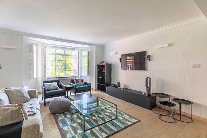 3 Bedroom Flat To Rent In Holland Villas Road, Holland Park, London, W14