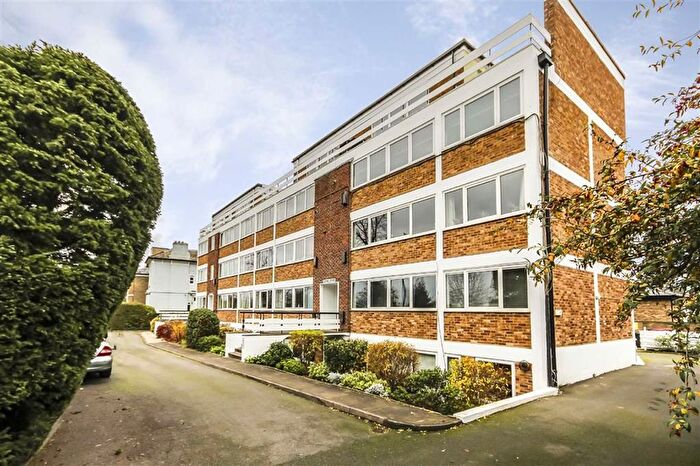 1 Bedroom Flat To Rent In Church Grove, Hampton Wick, KT1