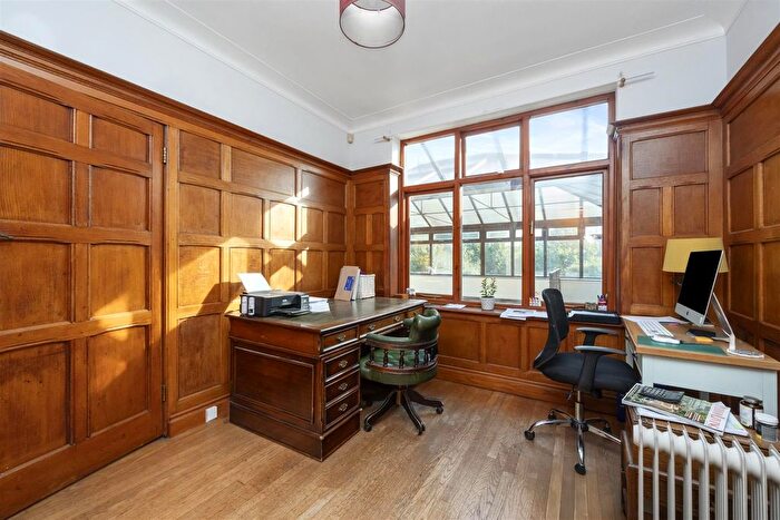 6 Bedroom Property To Rent In Links Road, Findon Valley, Worthing, BN14