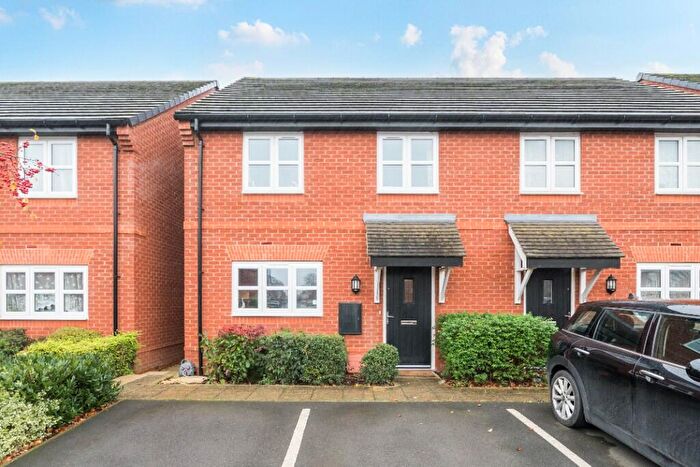 3 Bedroom Semi Detached House For Sale In Beethoven Drive, Aylesbury, Buckinghamshire, HP21