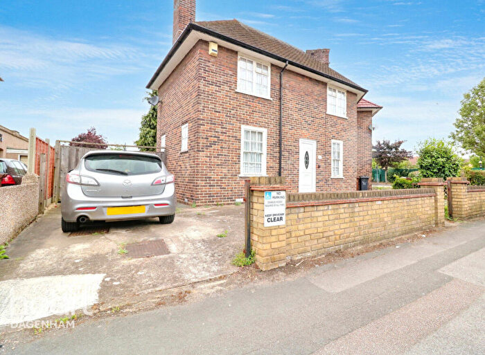 2 Bedroom End Of Terrace House For Sale In Halbutt Street, Dagenham, RM9