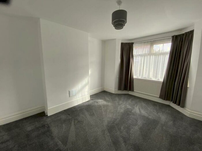 4 Bedroom Semi-Detached House To Rent In Filton Road, Horfield, Bristol, BS7