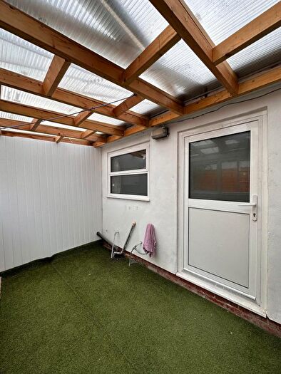 1 Bedroom Flat To Rent In Southend Road, Woodford Green, IG8