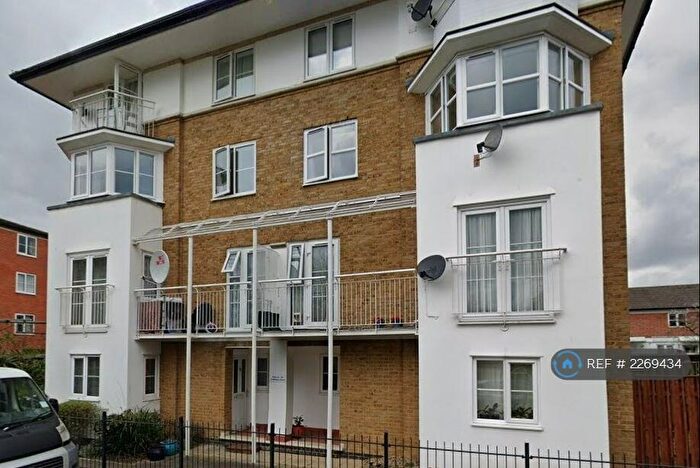 1 Bedroom Flat To Rent In Lindholme Court, London, NW9