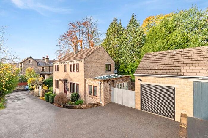 3 Bedroom Detached House For Sale In Scarwood Close, Bingley, BD16
