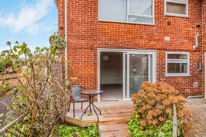 2 Bedroom Flat For Sale In Eastoke Corner, PO11