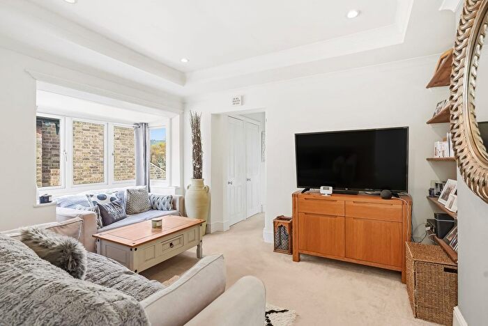 1 Bedroom Flat For Sale In Victoria Road, Sutton, SM1