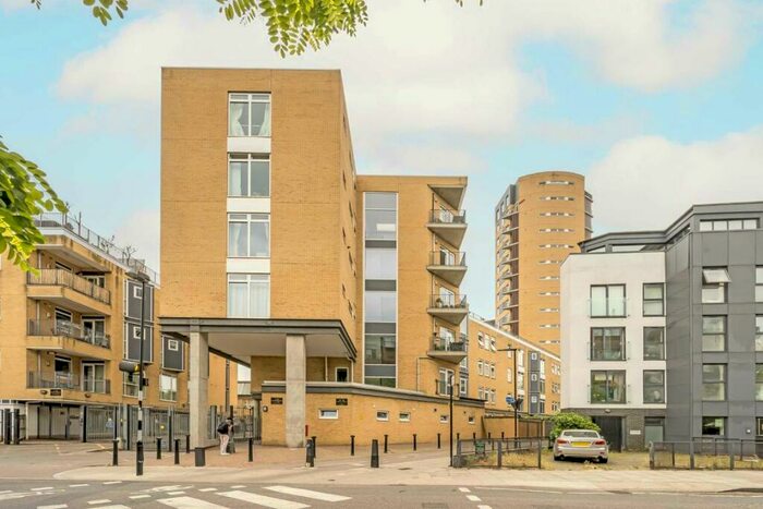 2 Bedroom Flat To Rent In Martello Street, London Fields, E8