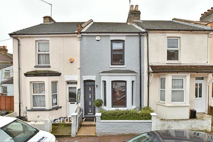 2 Bedroom Terraced House For Sale In Bright Road, Chatham, Kent, ME4