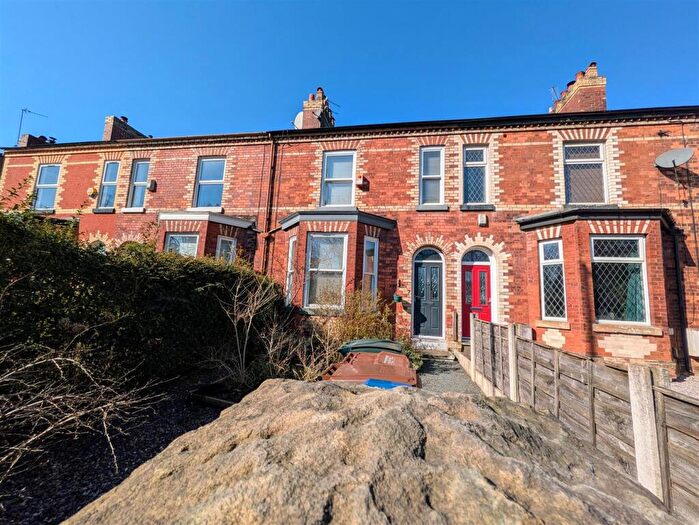 3 Bedroom House For Sale In Bramhall Lane, Stockport, SK3