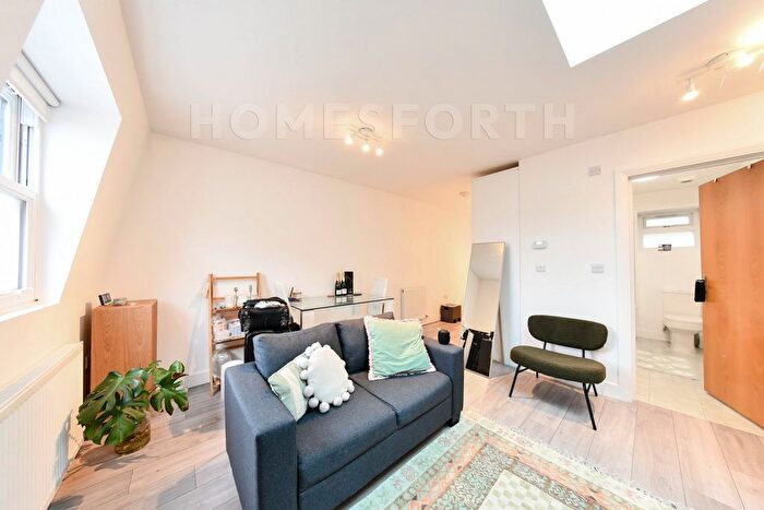 1 Bedroom Flat To Rent In Loveridge Mews, Kilburn, NW6