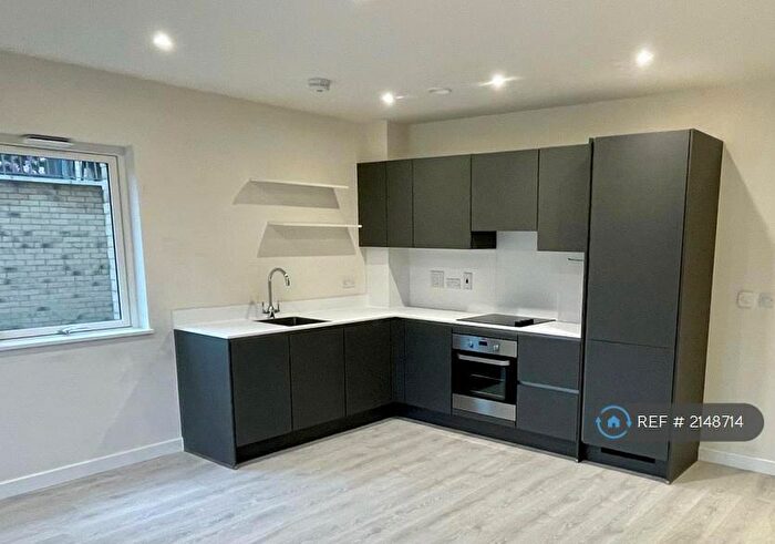 1 Bedroom Flat To Rent In Buttercup Apartments, London, NW7