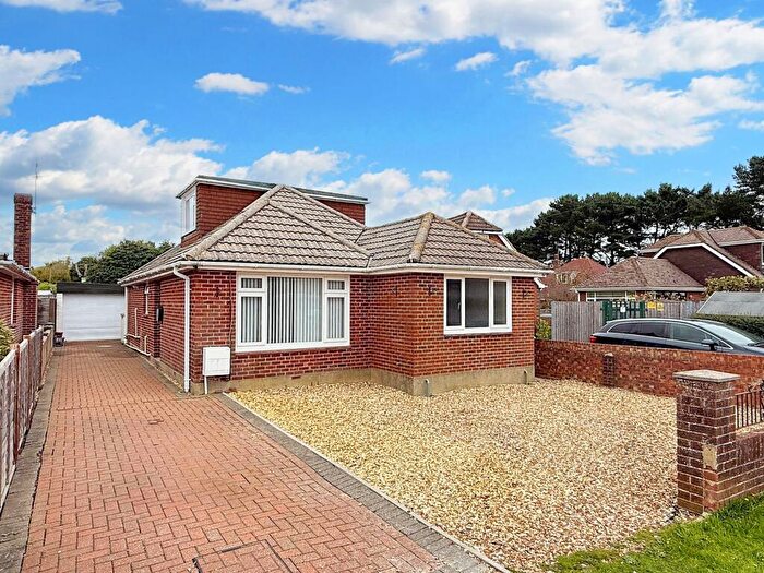 4 Bedroom Detached Bungalow For Sale In Wentworth Grove, Holbury, SO45