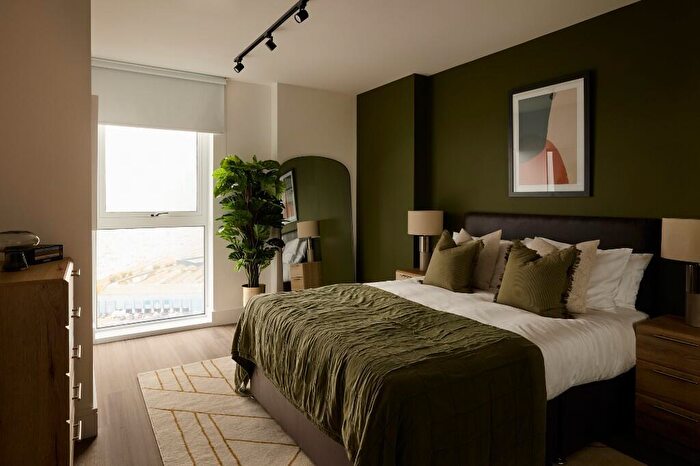 2 Bedroom Flat To Rent In Flat, Mitre Yard, - Scrubs Lane, London, NW10