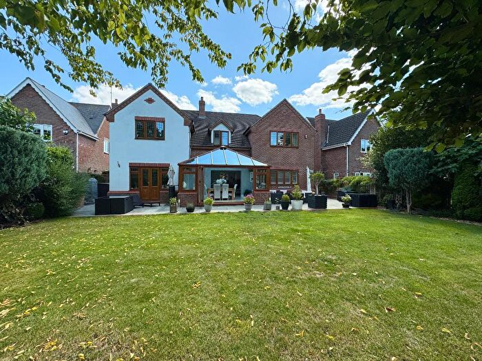 5 Bedroom Detached House For Sale In High Street, Greenfield, MK45