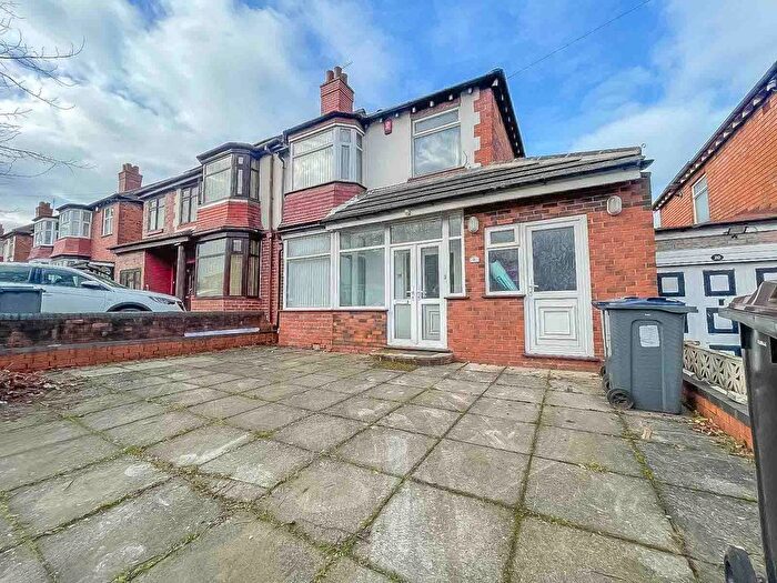 3 Bedroom Semi-Detached House To Rent In Lea Hill Road, Handsworth, Birmingham, B20