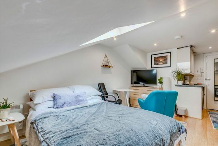 Studio To Rent In Earls Court Road, Earls Court, SW5