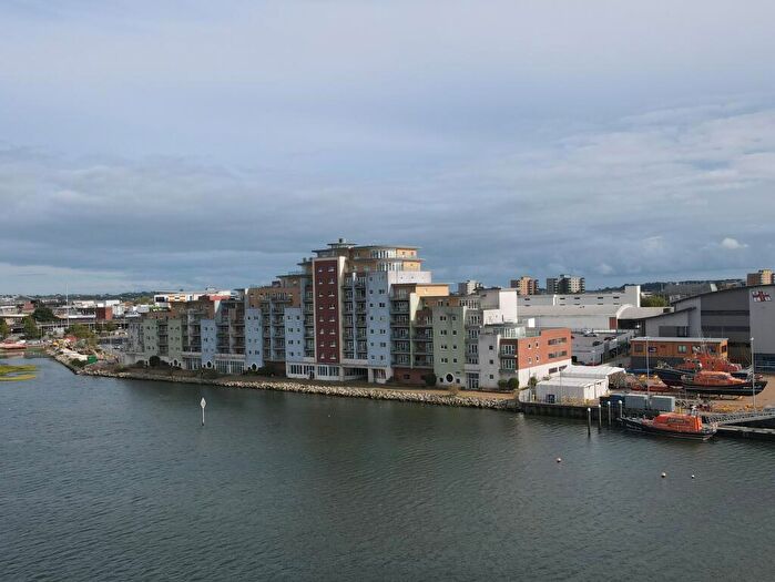 2 Bedroom Flat For Sale In Apartment, Aqua, Lifeboat Quay, Poole, Dorset, BH15