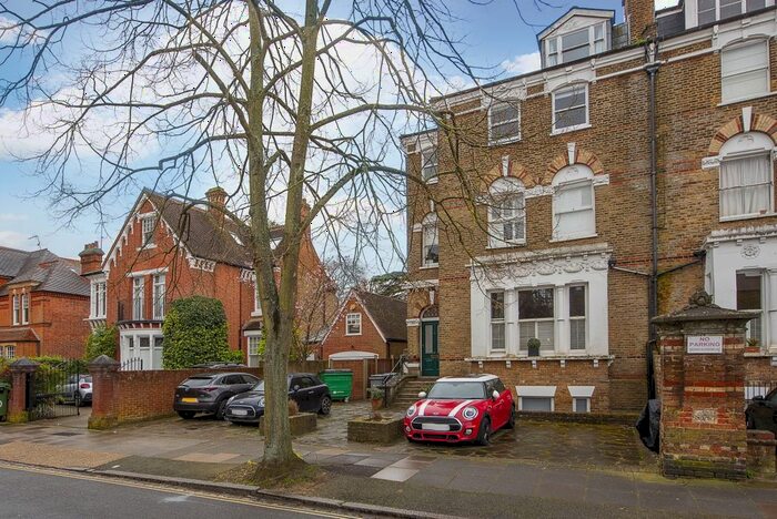 1 Bedroom Flat To Rent In Waldegrave Park, Twickenham, TW1