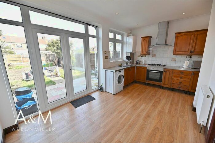 3 Bedroom Property To Rent In Cotswold Gardens, Ilford, IG2