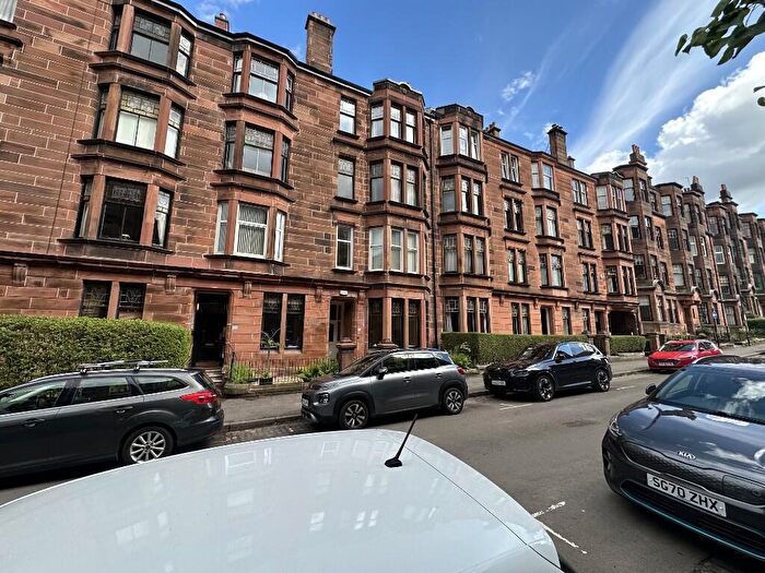 3 Bedroom Apartment To Rent In North Gardner Street, Glasgow, G11