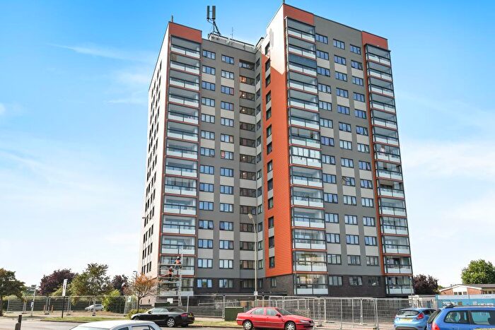 2 Bedroom Apartment To Rent In Plowman Tower, Headington, OX3