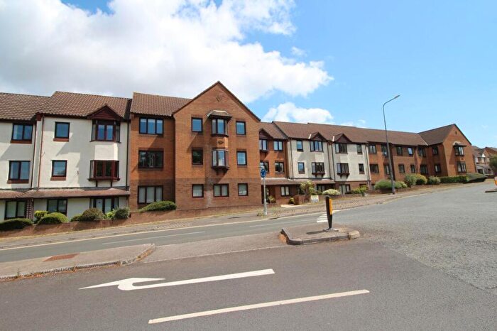 2 Bedroom Flat For Sale In Midland Way, Thornbury, BS35