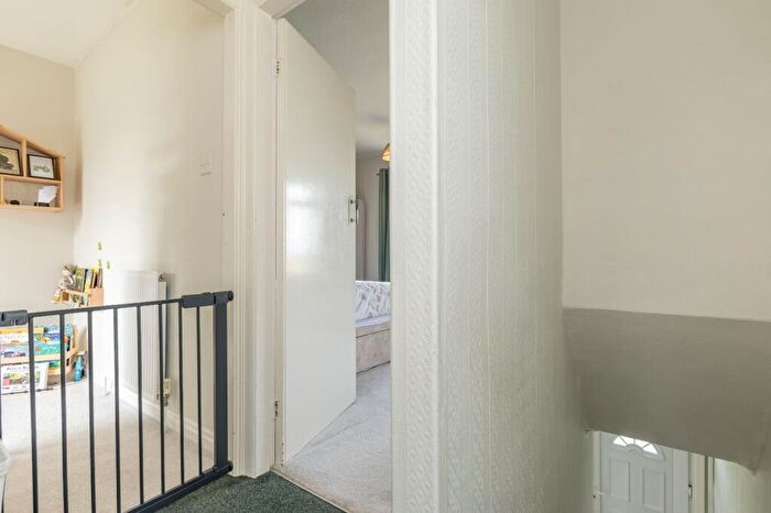 2 Bedroom Terraced House For Sale In Paris, Scholes, Holmfirth, HD9