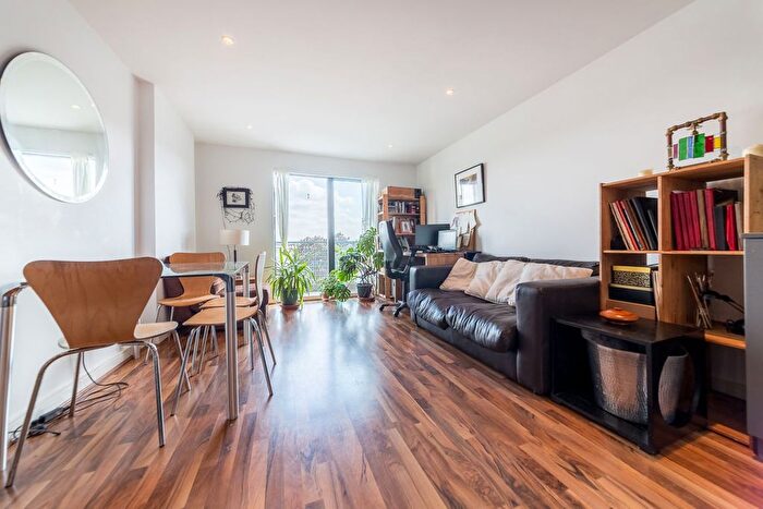 2 Bedroom Flat To Rent In Copenhagen Street, Kings Cross, N1