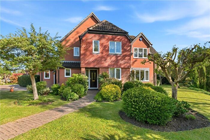 4 Bedroom Detached House For Sale In Riverside Gardens, Peterborough, PE3