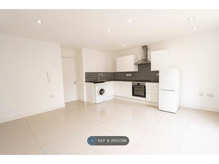 1 Bedroom Flat To Rent In Spire View, Southampton, SO15
