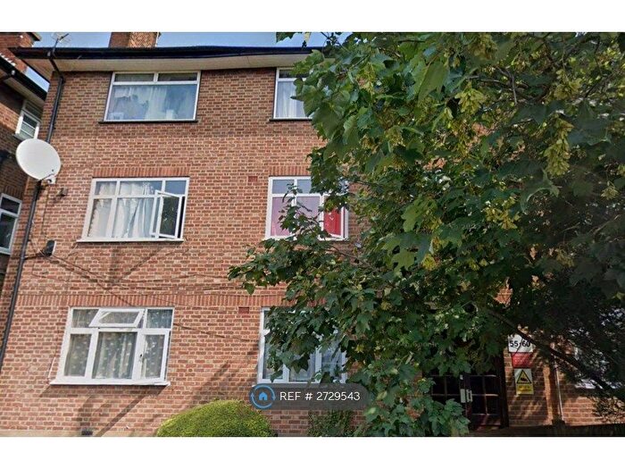 2 Bedroom Flat To Rent In Riverside Gardens, Wembley, HA0