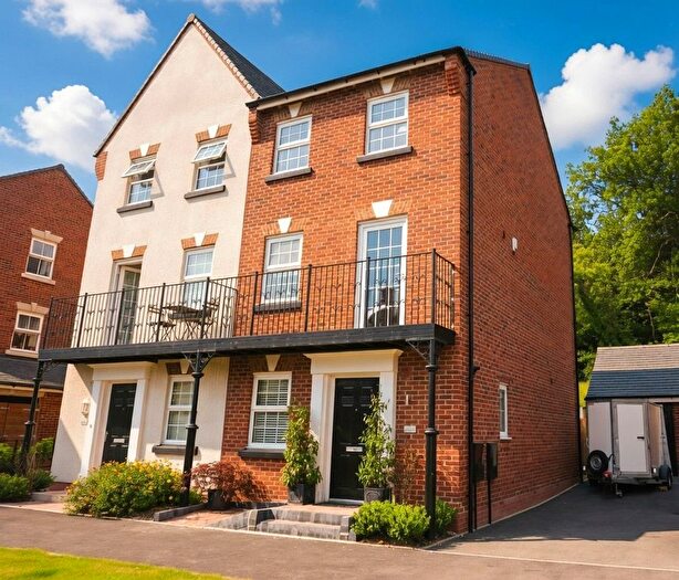 3 Bedroom Semi Detached House To Rent In Griffiths Avenue, Doseley Park, Telford, Shropshire, TF4