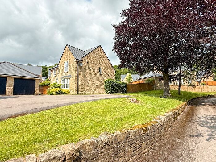 4 Bedroom Detached House For Sale In Fieldfare Close, Netherton, Huddersfield, HD4