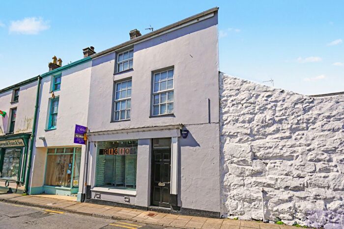 2 Bedroom Property For Sale In Gaol Street, Pwllheli, LL53