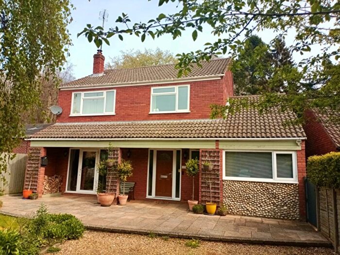 4 Bedroom Detached House For Sale In Beechwood Avenue, Aylmerton, Norwich, NR11