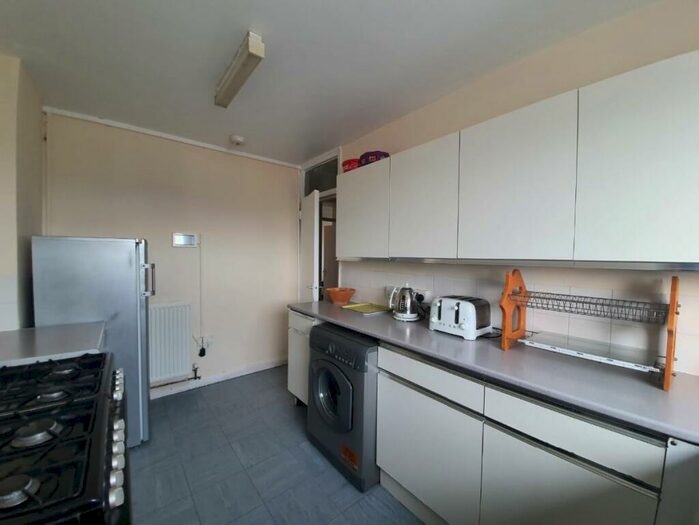 Apartment To Rent In Gillfoot, Hampstead Road, London, NW1
