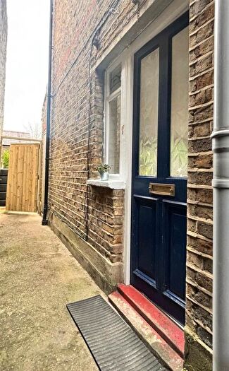 1 Bedroom Apartment To Rent In Kingston, KT2