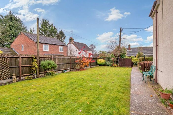 3 Bedroom End Of Terrace House For Sale In Franklin Road, Twyford, Winchester, Hampshire, SO21