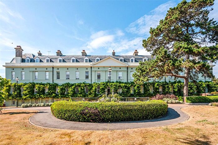 2 Bedroom Flat For Sale In King George Gardens, Chichester, West Sussex, PO19