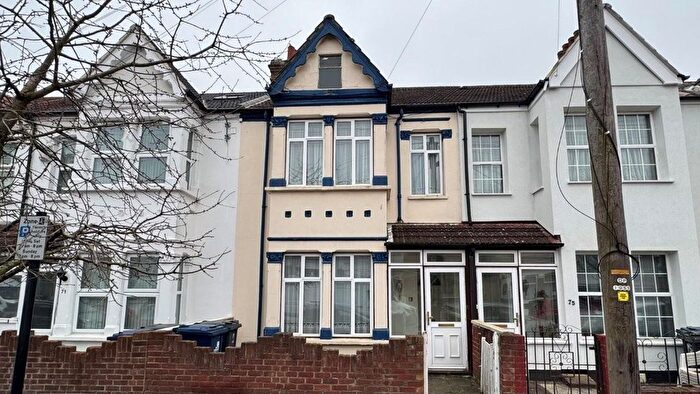 3 Bedroom Property For Sale In Oswald Road, Southall, UB1