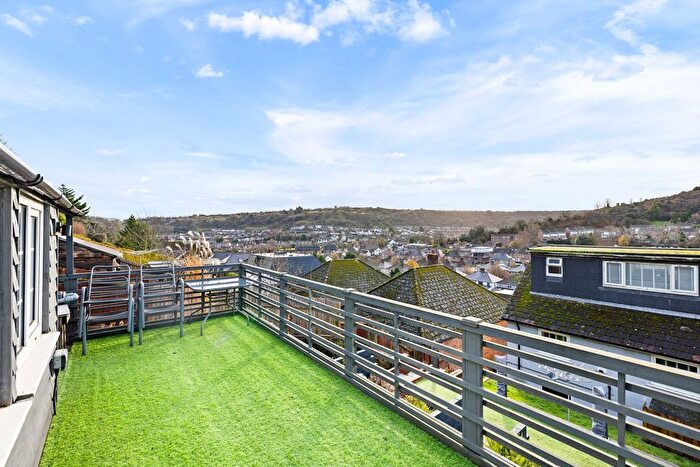 4 Bedroom Semi Detached House For Sale In Queens Avenue, Elms Vale, Dover, CT17